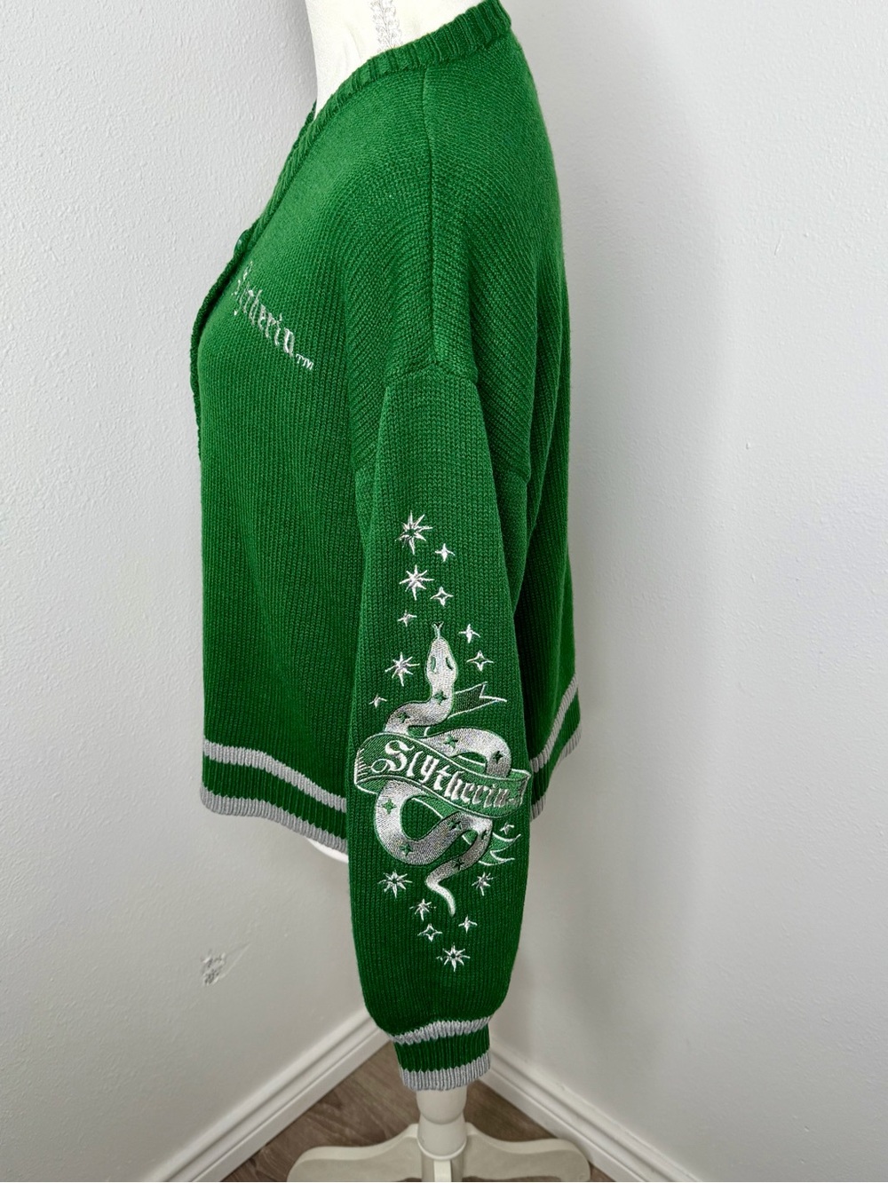 Harry Potter Green Slytherin V-Neck Button Cardigan Sweater Size Small - Picture 3 of 16